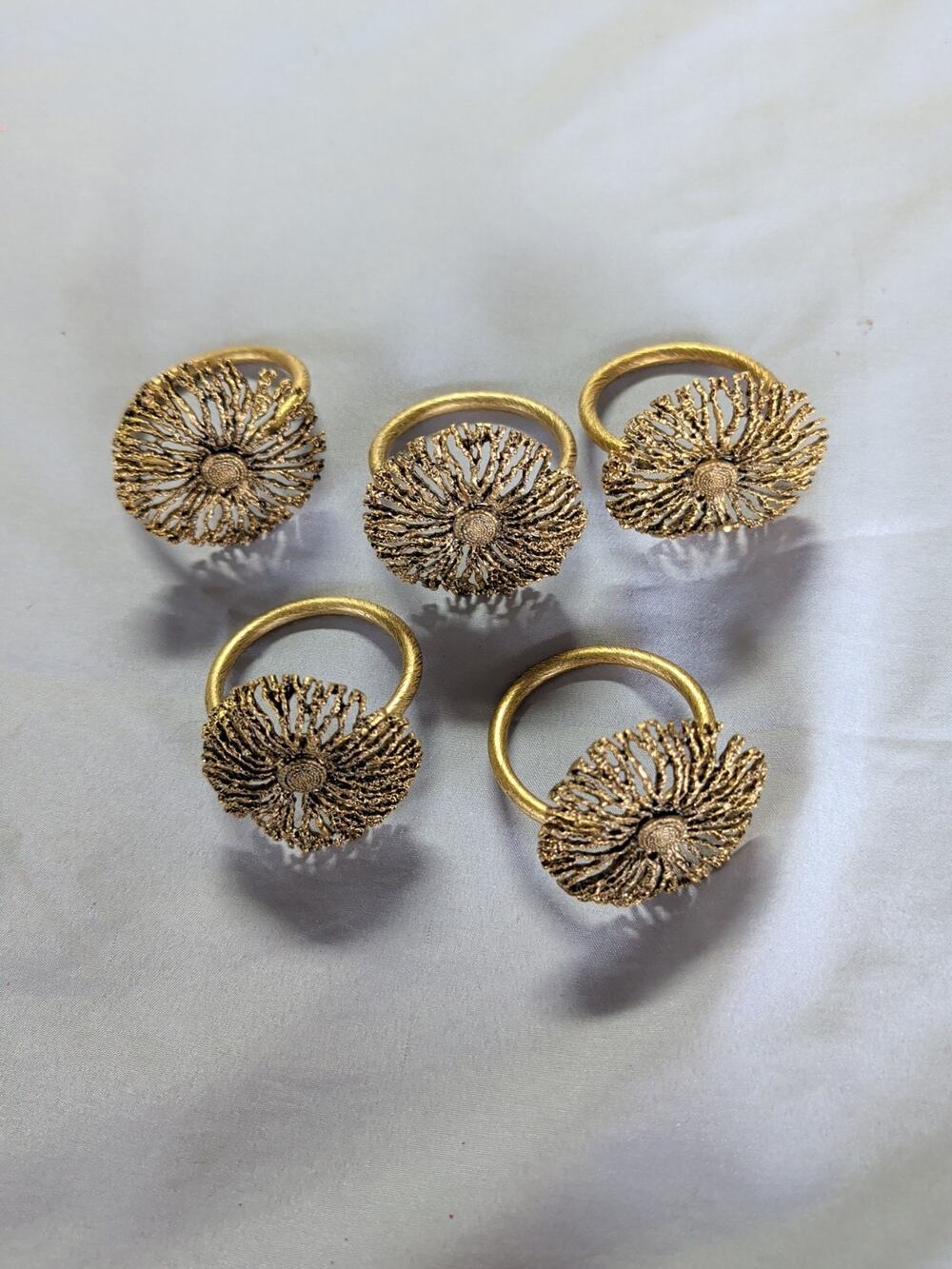 Christmas Napkin Rings 5 Gold Color White Enamel Starburst Party Dinner Bling